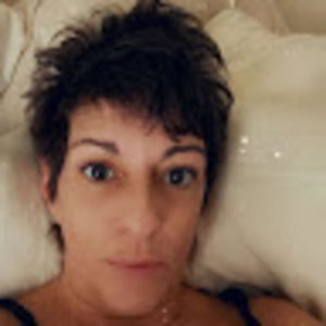 Meet your Posher, Elaine